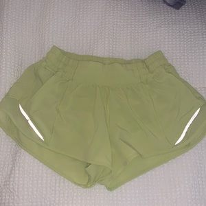 LULULEMON 2.5 Hotty Hot II